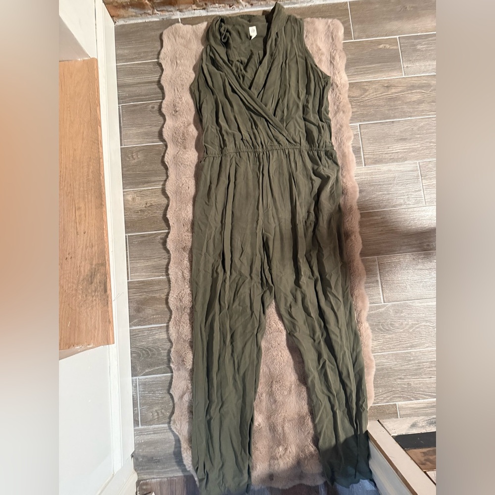 Gap olive green sleeveless jumpsuit, size XL